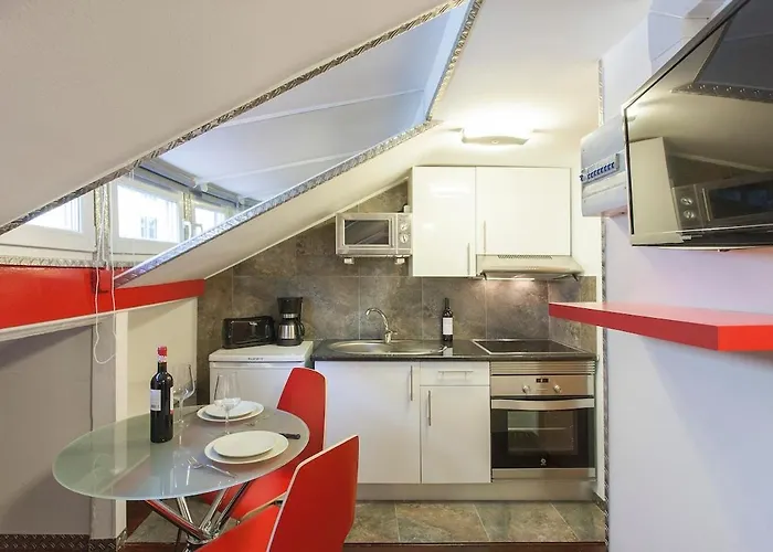 Large Terrace, Principe Real, Wifi, Calm Lisbon