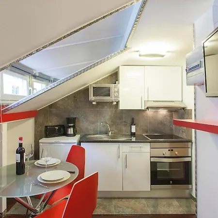 Large Terrace, Principe Real, Wifi, Calm Lizbona