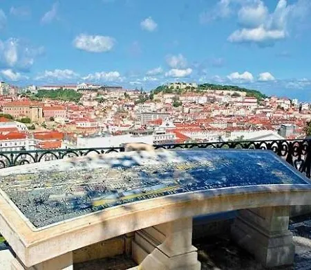 아파트 Large Terrace, Principe Real, Wifi, Calm 리스본